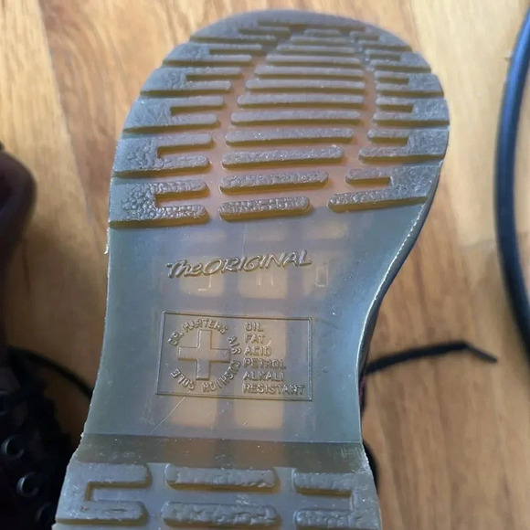 Dr Martens sz 5 burgundy vegan leather great pre owned condition lace up boots - Picture 7 of 10